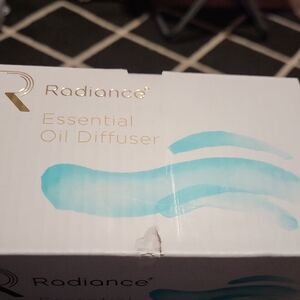 Radiance Essential Oil Diffuser - White with Aqua Accents